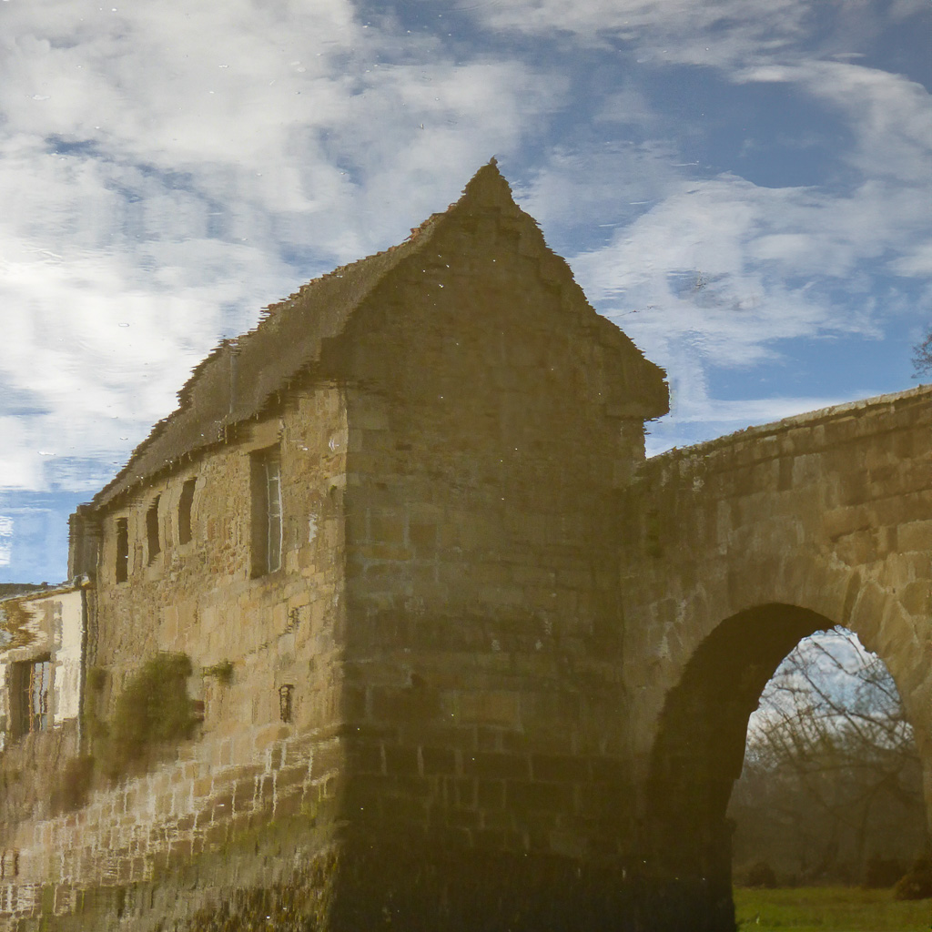 Un reflet de maison &agrave; l&rsquo;envers (Saint-Goustan)
