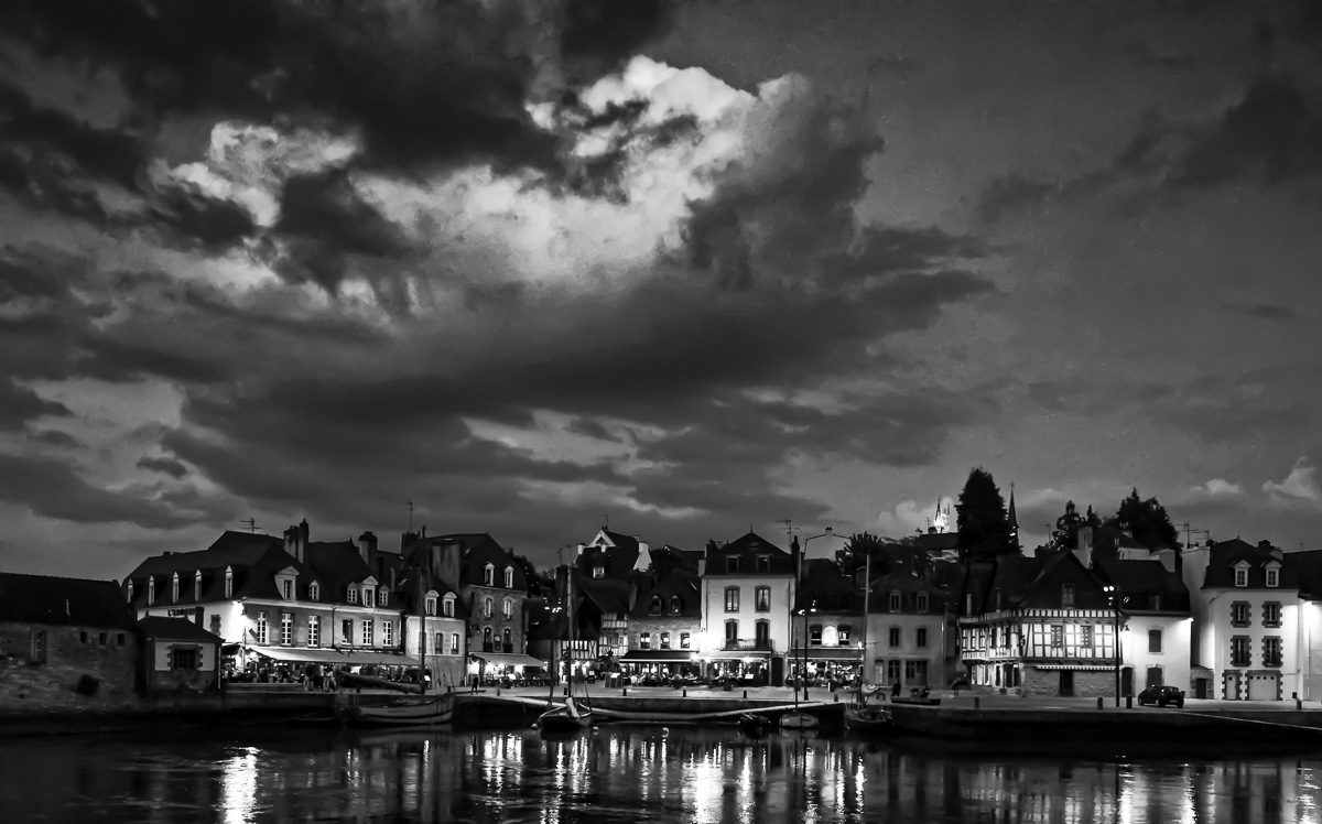 Une vue de Saint-Goustan la nuit